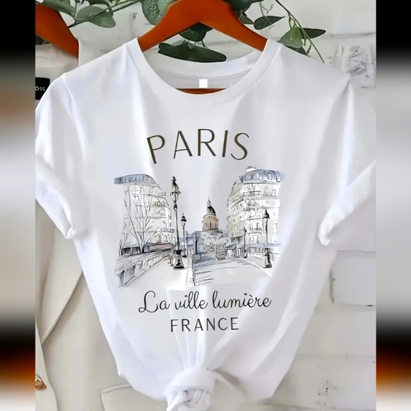 New! Paris Parisian Themed T-Shirt Medium T Shirt ONly! - Picture 1 of 3